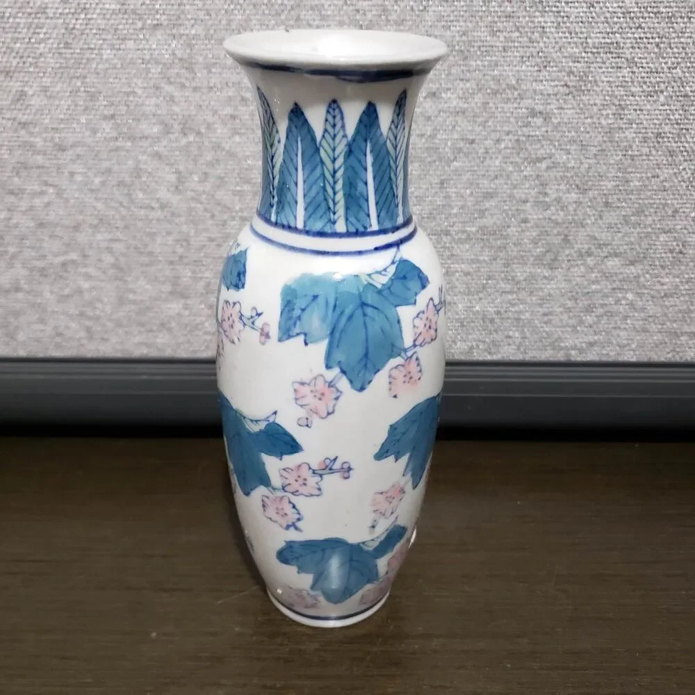 Floral Leaves Blue White Pink Vase 7,5